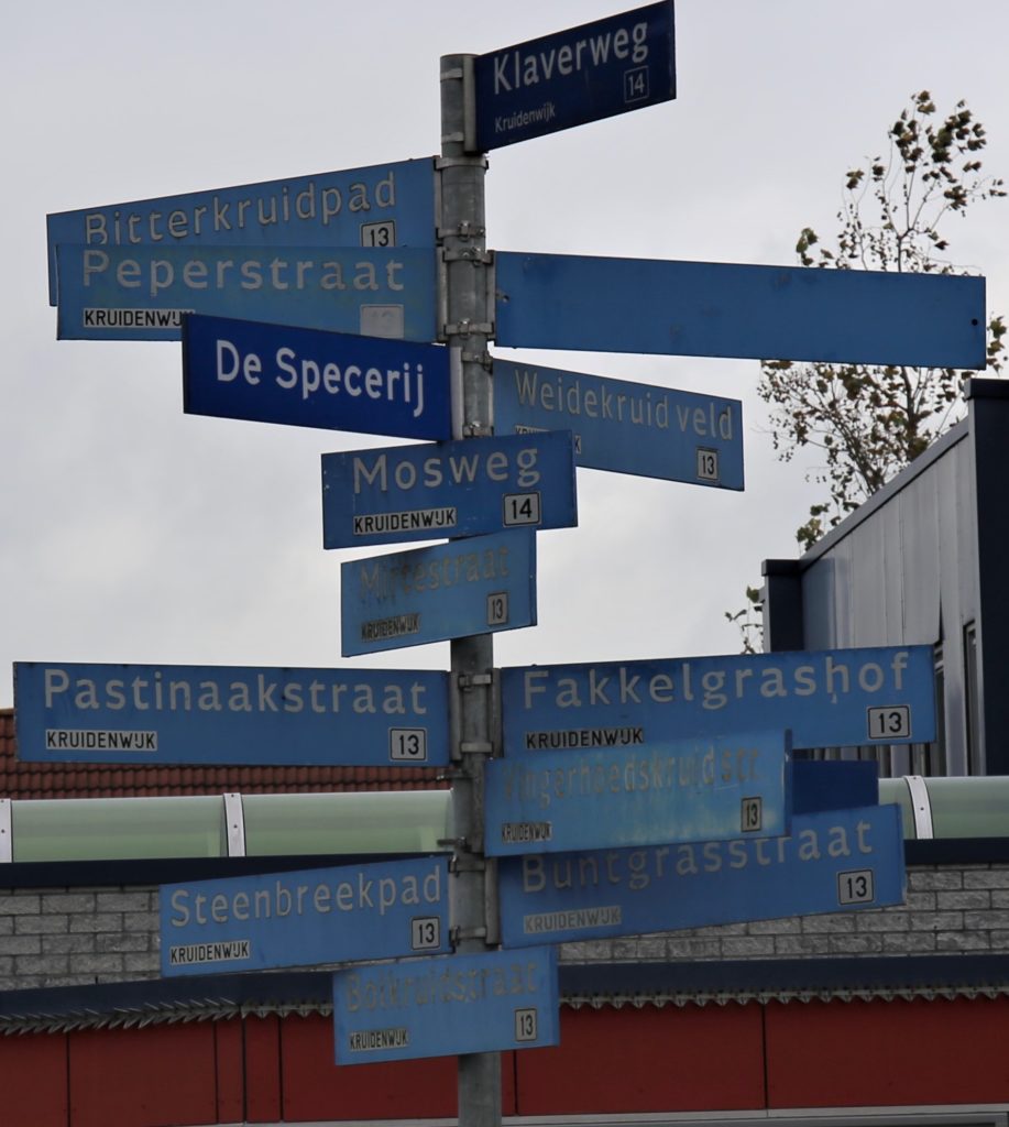 Straatnaam borden Kruidenwijk